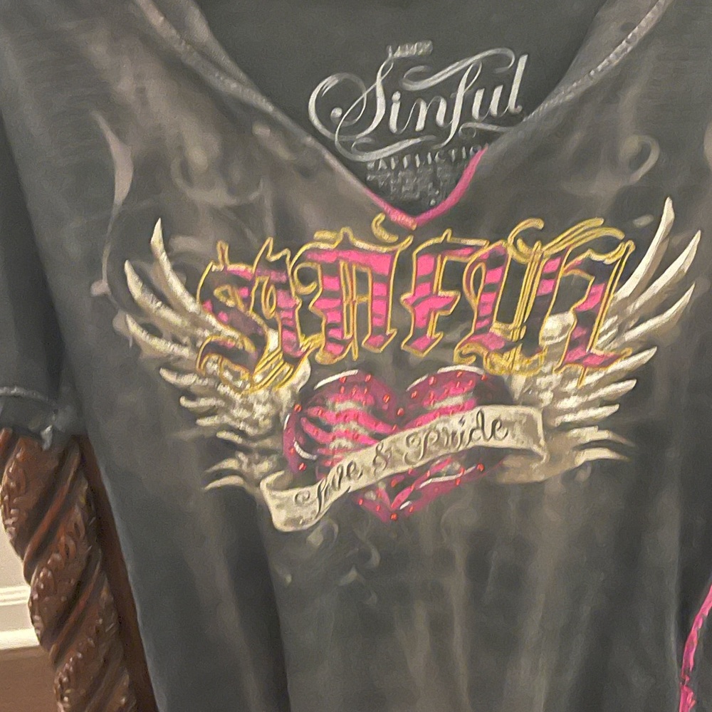 Short sleeve V Neck affliction t shirt